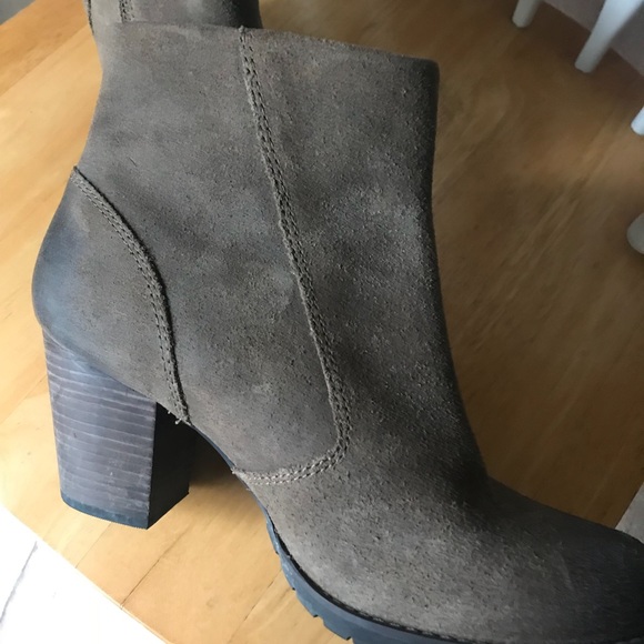 Clarks Ankle boots - Picture 2 of 3